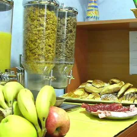 Ξενοδοχείο Milo 3*